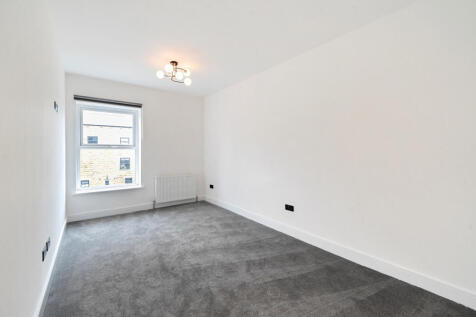 1319192-7-6867d95...