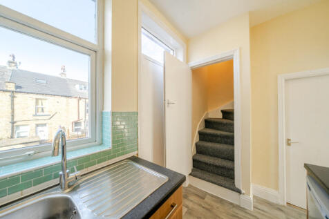 1370946-6-68f7927...