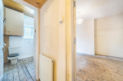 1371009-4-68f1125...