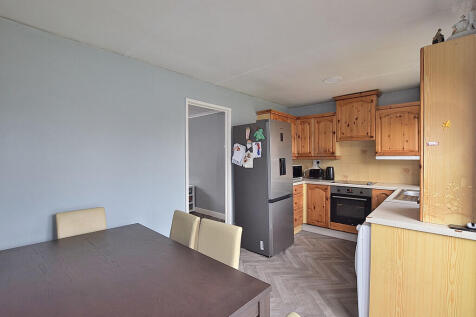 dining to kitchen...