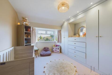 2nd Bedroom