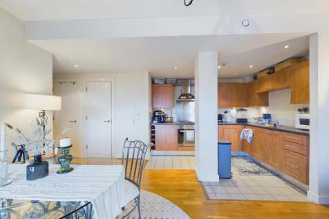 CAM01389G0-PR0093-ST