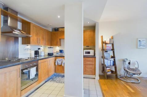 CAM01389G0-PR0093-ST