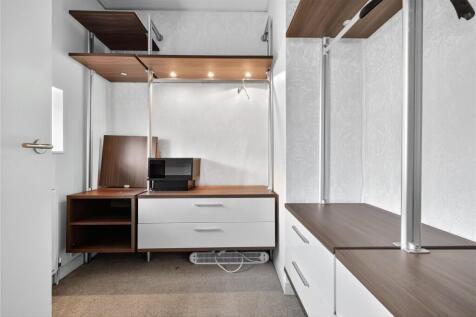 Walk-In Wardrobe