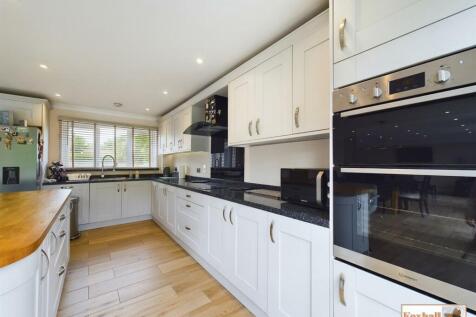 Family Room / Kitchen / Diner / Lounge