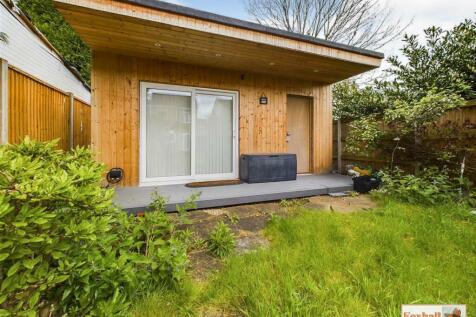Log Cabin / Office