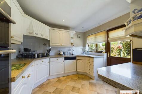 Kitchen / Breakfast Room