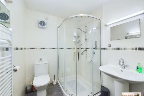 Separate Shower Room