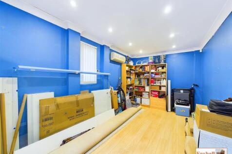Double Garage / Office