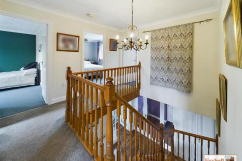 First Floor Galleried Landing