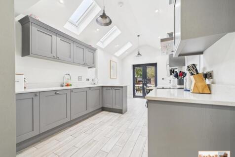 Kitchen / Dining Area