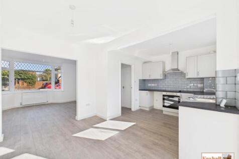 Kitchen / Dining Area