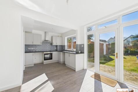 Kitchen / Dining Area