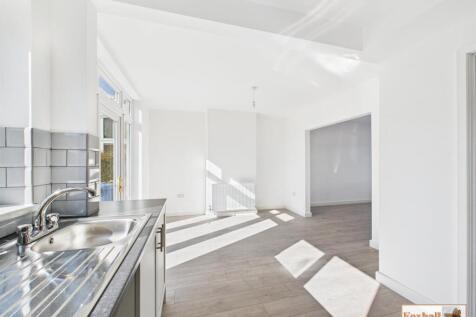 Kitchen / Dining Area