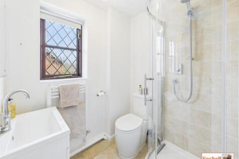 En-Suite (bedroom one)