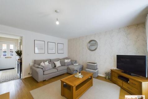 Large Lounge / Dining Area