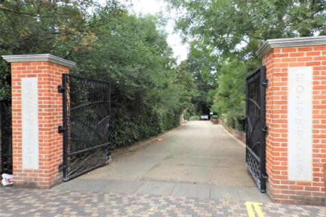 Holme Oaks Court