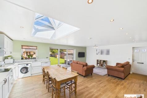 Kitchen / Living Area (Family Room)