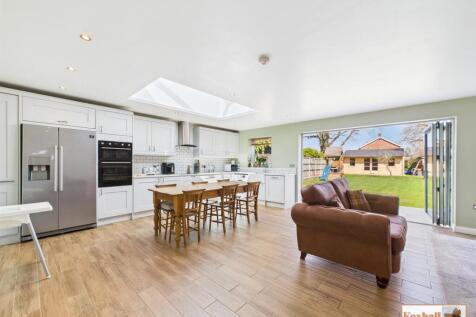 Kitchen / Living Area (Family Room)