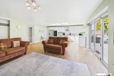 Kitchen / Living Area (Family Room)
