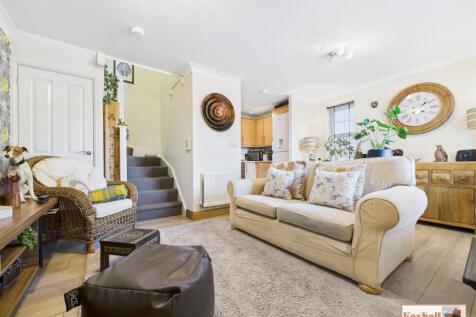 Lounge/Dining Area