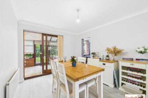 Lounge /Dining Room