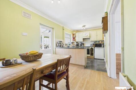 Kitchen/Dining area
