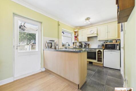 Kitchen/Dining area