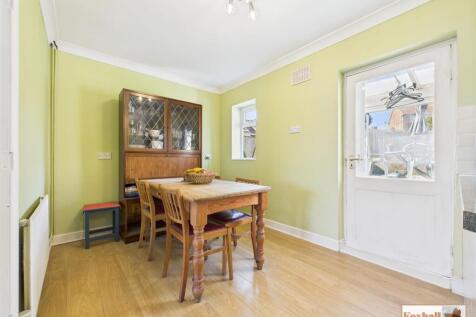 Kitchen/Dining area