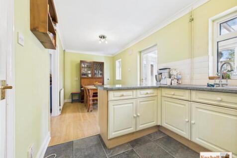 Kitchen/Dining area