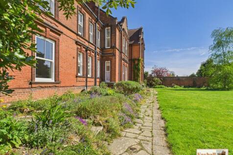 Rear Communal Garden