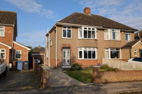 Front Garden 3.jpg