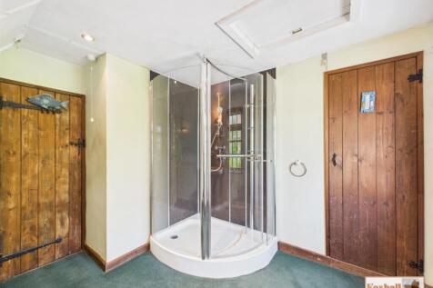 En-suite bathroom