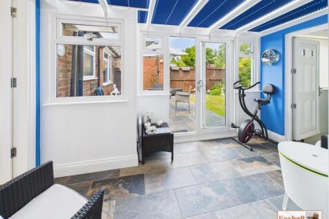 Rear Sitting Area