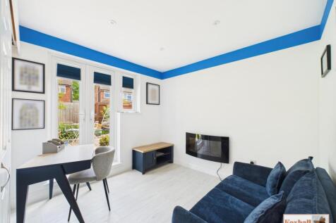 Sitting Room/Bedroom