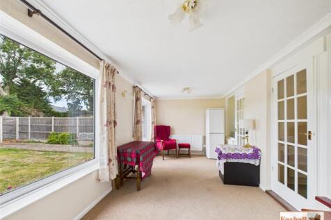 Sitting Room/Dining Room