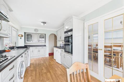Kitchen / Breakfast Room