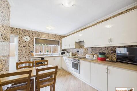 Kitchen / Breakfast Room