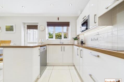 Kitchen / Dining Area