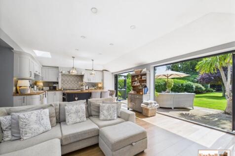 Kitchen / Dining / Sitting Area