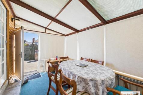 Dining Room / Lean to