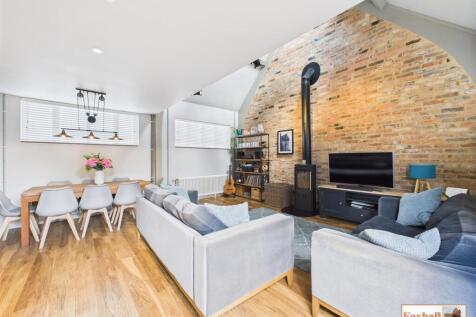 Kitchen / Dining / Lounge Area