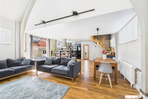 Kitchen / Dining / Lounge Area