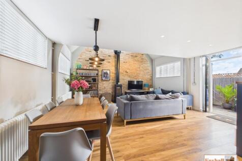 Kitchen / Dining / Lounge Area