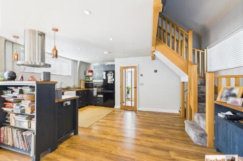 Kitchen / Dining / Lounge Area