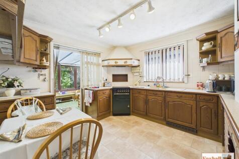 Kitchen / Breakfast Room
