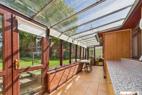 Sunroom / Utility