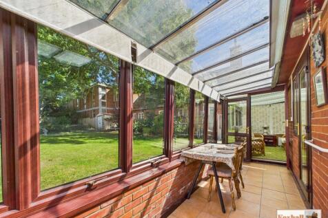 Sunroom / Utility