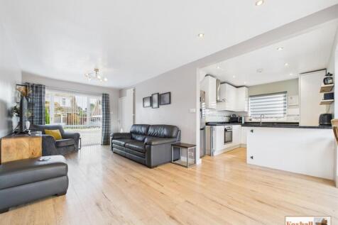 Open Plan Kitchen/ Dining / Living space