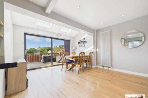 Open Plan Kitchen/ Dining / Living space
